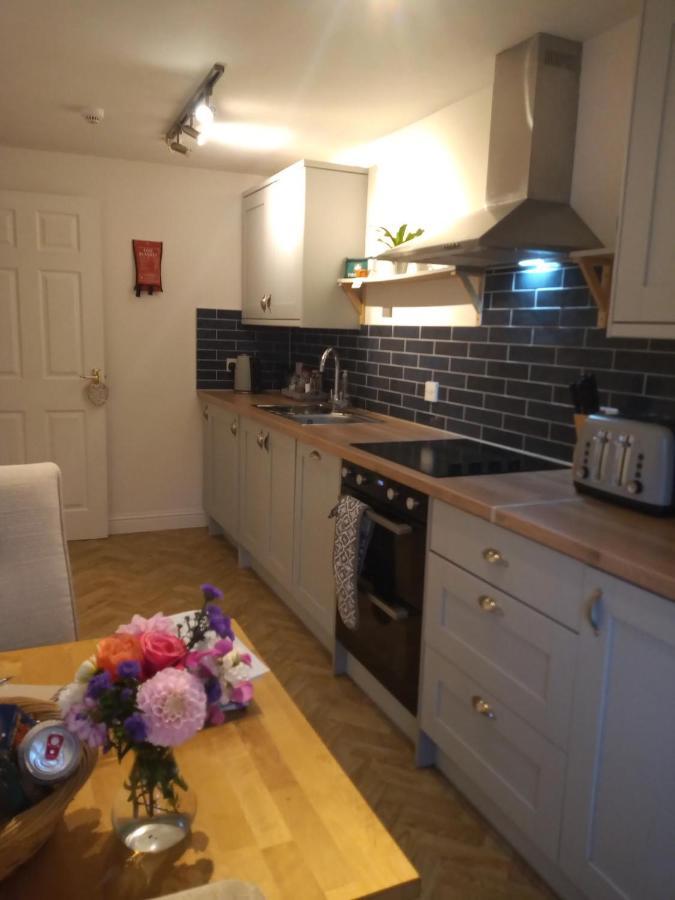 The Eaves, Glastonbury High Street 2 Bed 2 Bathroom Apartment Esterno foto