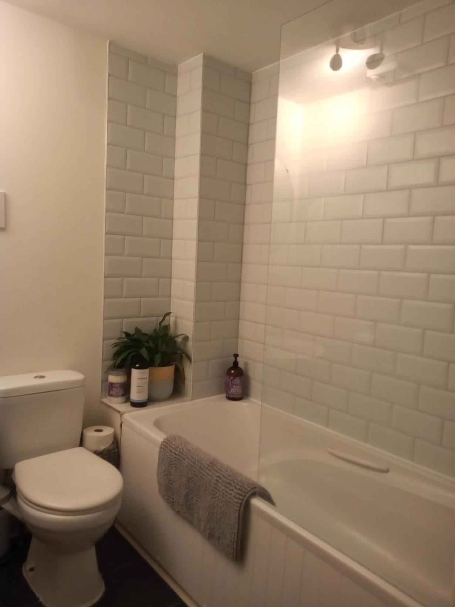 The Eaves, Glastonbury High Street 2 Bed 2 Bathroom Apartment Esterno foto